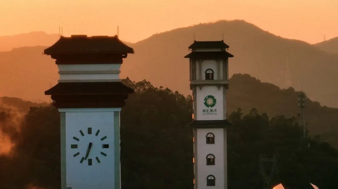 非凡娱乐品牌故事《非凡娱乐十二时间 · 只为优美生涯坚守》