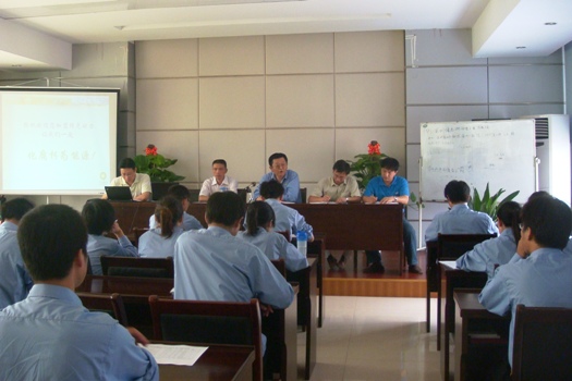 非凡娱乐招聘培训首批应届大学结业生