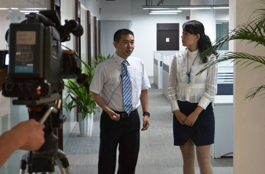 深圳电视台到非凡娱乐集团采访