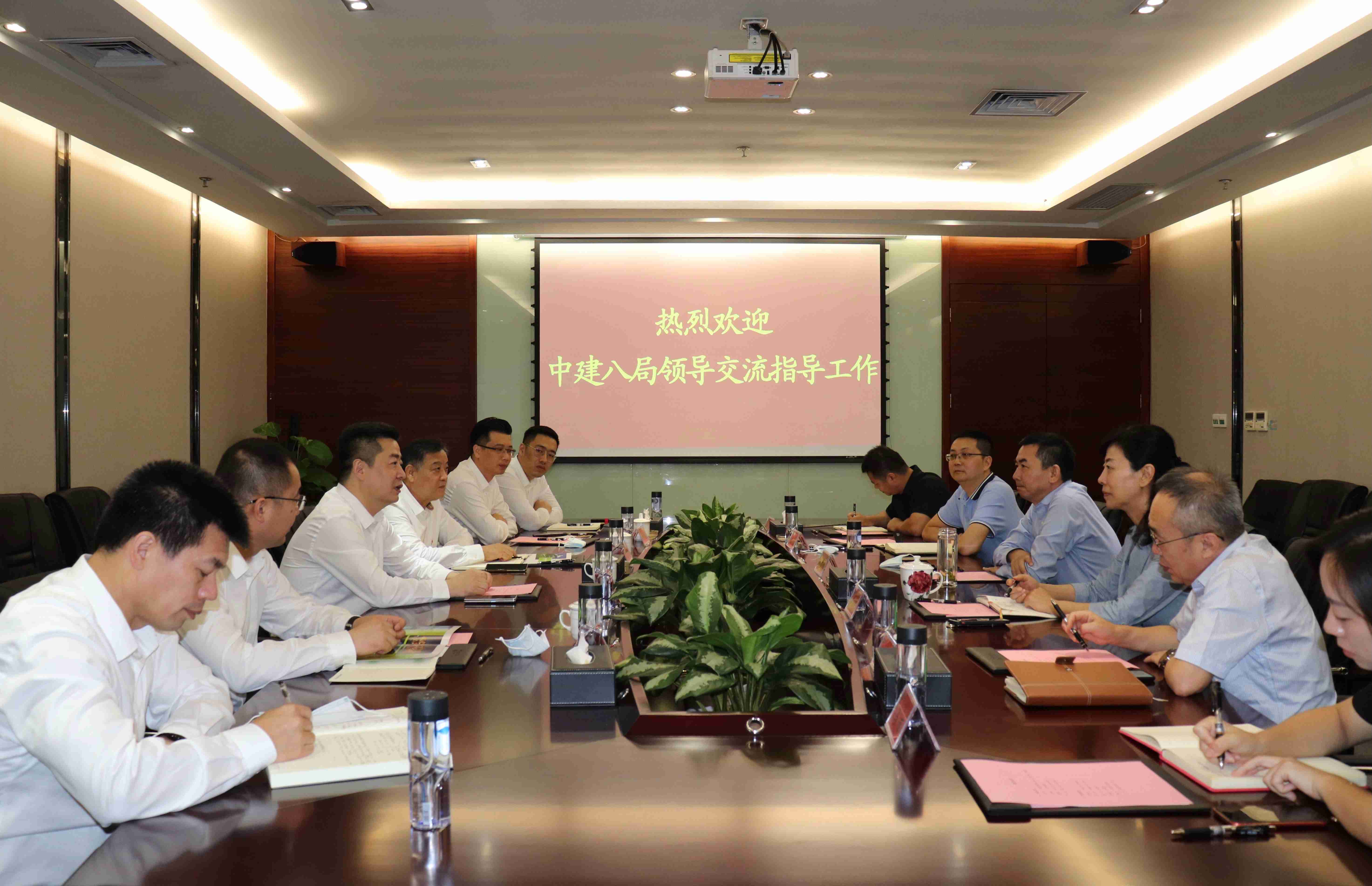 中国修建第八工程局向导到访非凡娱乐